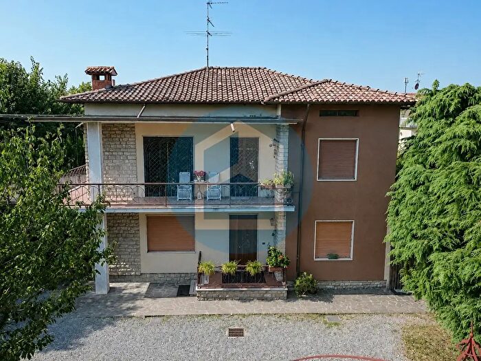 Casa con 5 locali in vendita in Via G Verdi, Palazzolo Sull'Oglio