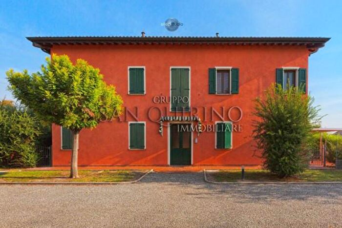 Appartamento quadrilocale in vendita in Via Canolo, Correggio