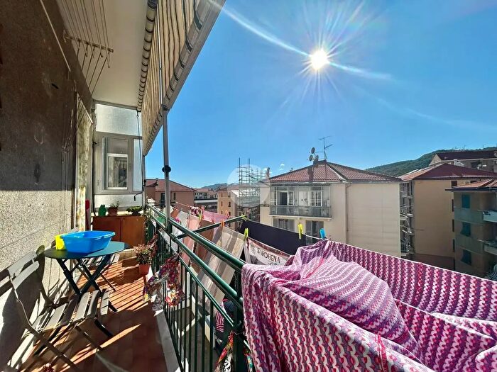 Appartamento quadrilocale in vendita in Via Gozo, Savona