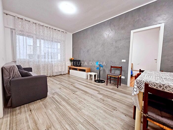 Appartamento trilocale in vendita in Via Sciesa, Rapallo