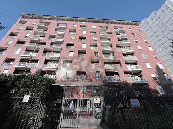 Appartamento quadrilocale in vendita in Via Mac Mahon, Milano