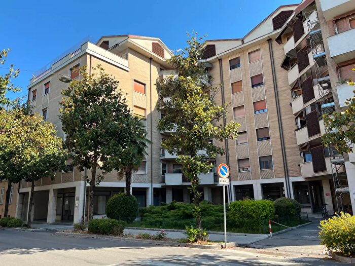 Appartamento trilocale in vendita in Viale XXIV Maggio, Gorizia