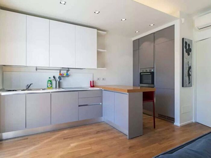 Appartamento bilocale in affitto in Via Guglielmo Röntgen, Bocconi, Milano