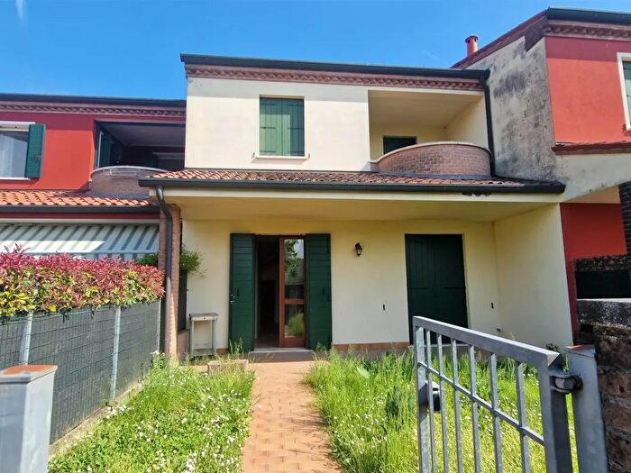 Casa con 5 locali in vendita in Via Sabbionara, Ospedaletto Euganeo