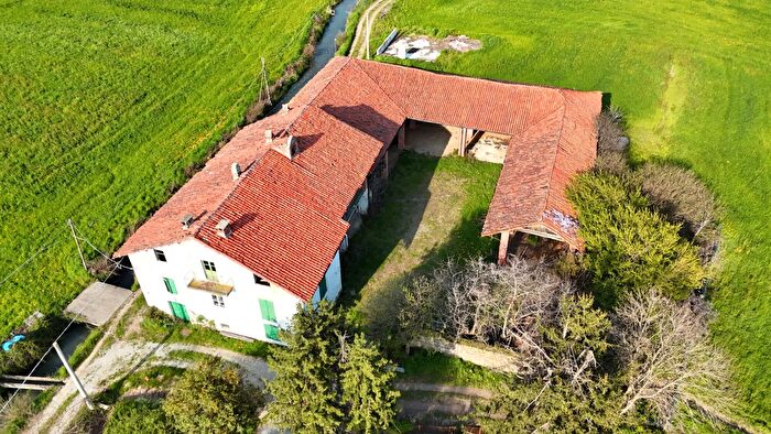 Casa con 5 locali in vendita in Ozegna Torino Piemonte Italia, Ozegna