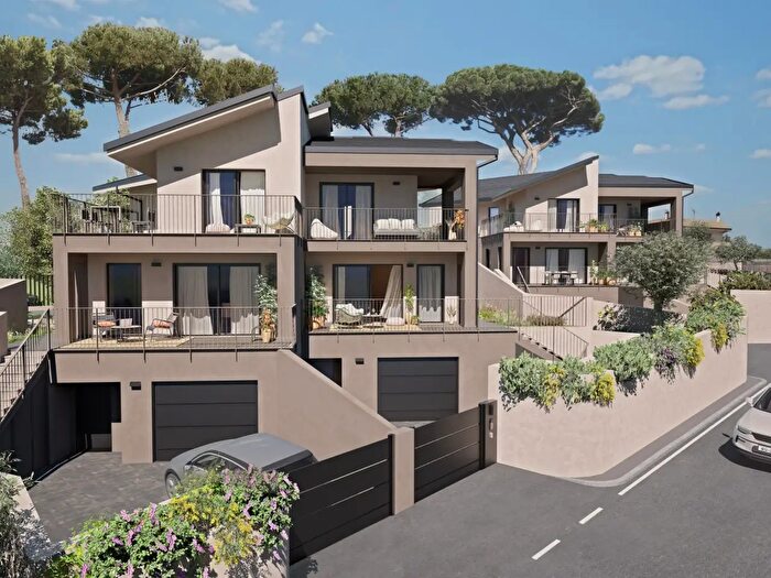 Casa con 6 locali in vendita in Via Olivella, Albano Laziale