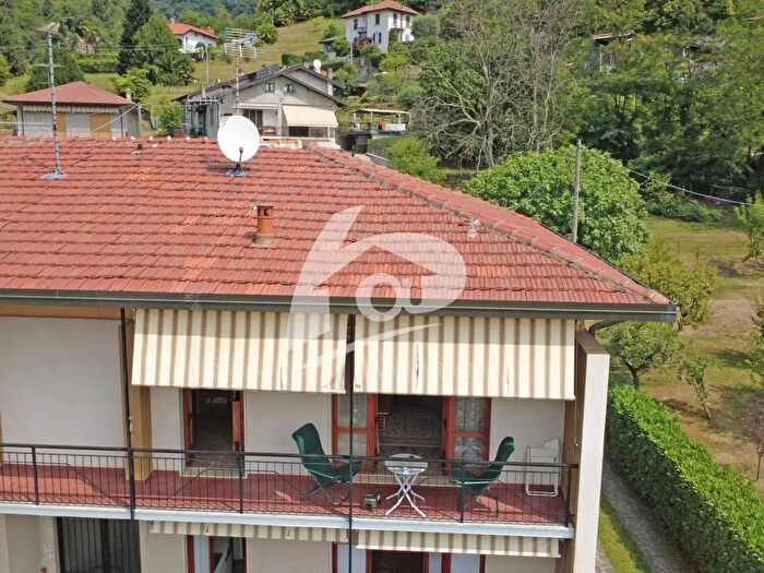 Appartamento trilocale in affitto in Via Vararo, Cittiglio