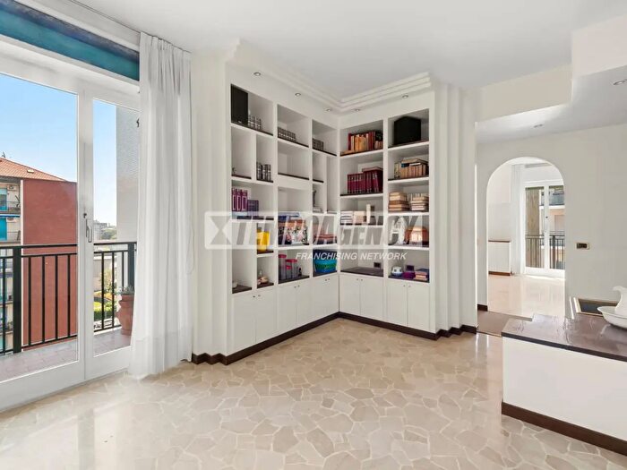 Appartamento trilocale in vendita in Largo Murani, Milano