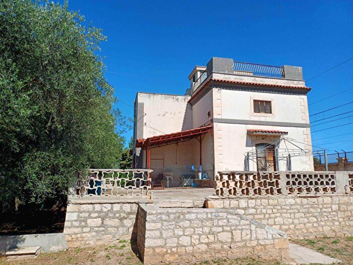 Casa quadrilocale in vendita in Contrada San Matteo, Giovinazzo