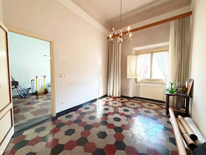 Appartamento con 5 locali in vendita in Firenze