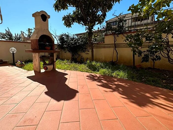 Appartamento quadrilocale in affitto in Lastra A Signa