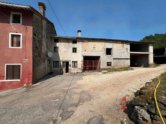 Casa bilocale in vendita in Via Cerati, Cornedo Vicentino