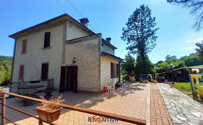 Casa con 15 locali in vendita in Citerna Pg Italia, Citerna