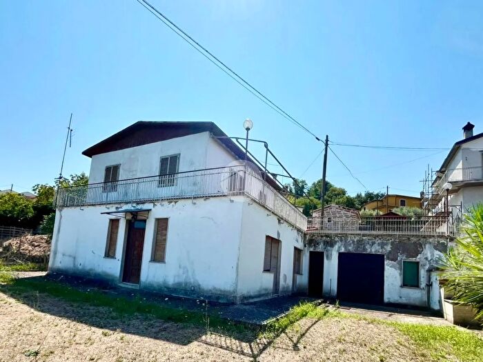 Casa con 7 locali in vendita in Vocabolo Santa Eugenia, Magliano Sabina