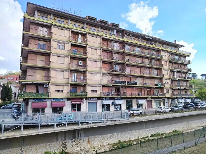 Appartamento trilocale in vendita in Via Gramsci, Atripalda