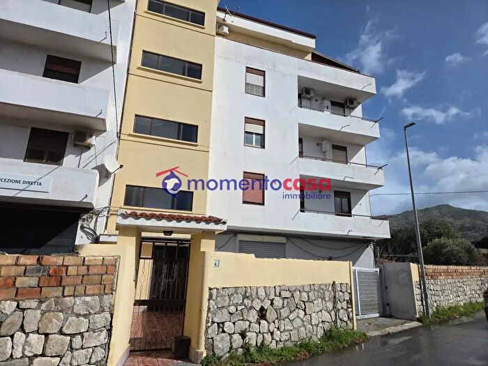 Appartamento trilocale in vendita in Via Sottolume, Reggio Calabria