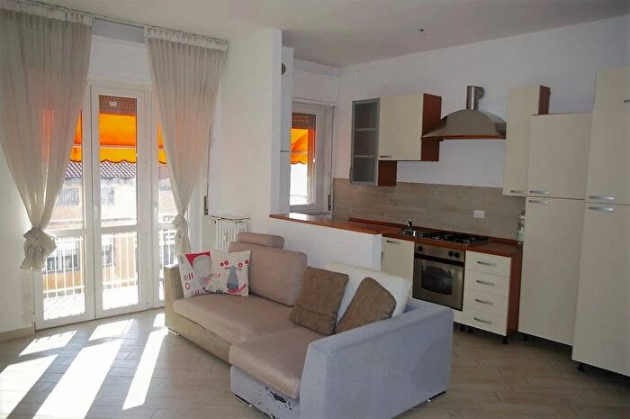 Appartamento quadrilocale in vendita in Samarate, Samarate