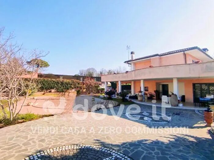Casa quadrilocale in vendita in Via Colle Fontana, Lariano