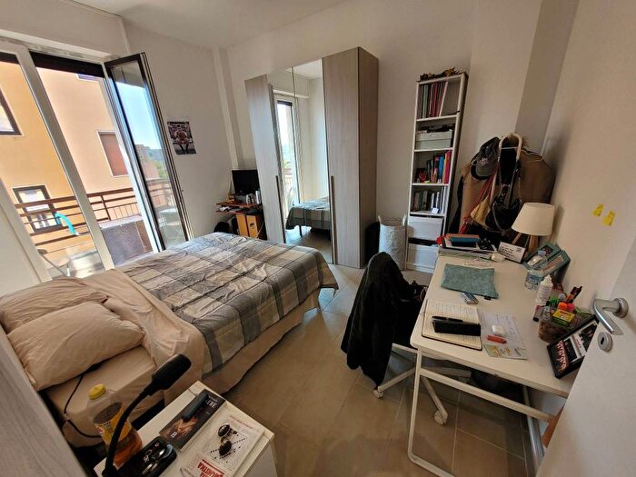 Appartamento trilocale in affitto in Via Salasco, Bocconi, Milano