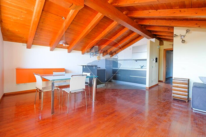 Appartamento trilocale in vendita in Piazza SantAlberto, Mapello