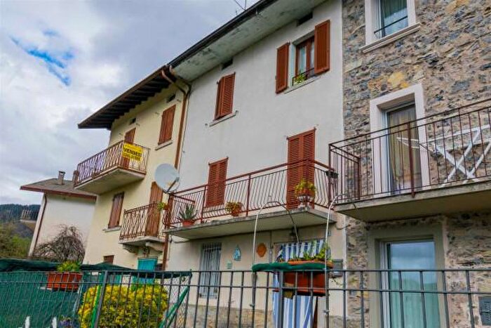 Casa con 5 locali in vendita in Via Belvedere, Costa Di Serina
