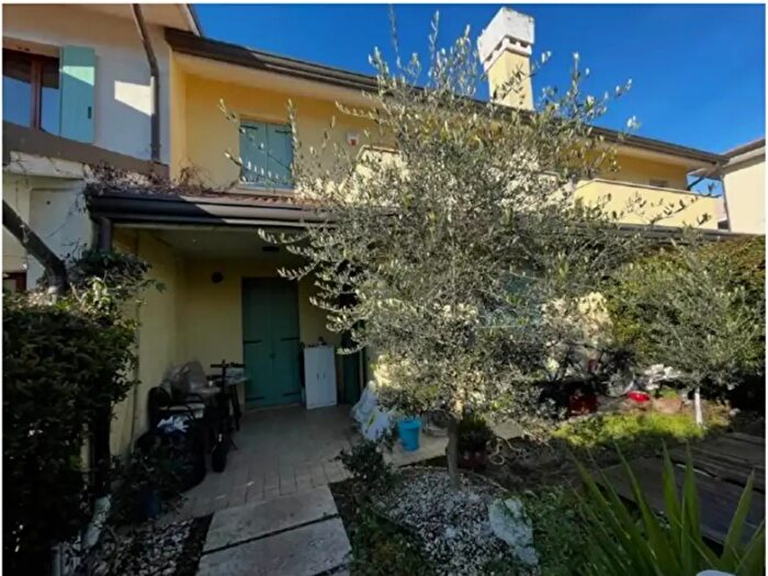 Casa quadrilocale in vendita in Via Alessandro Manzoni, Stra
