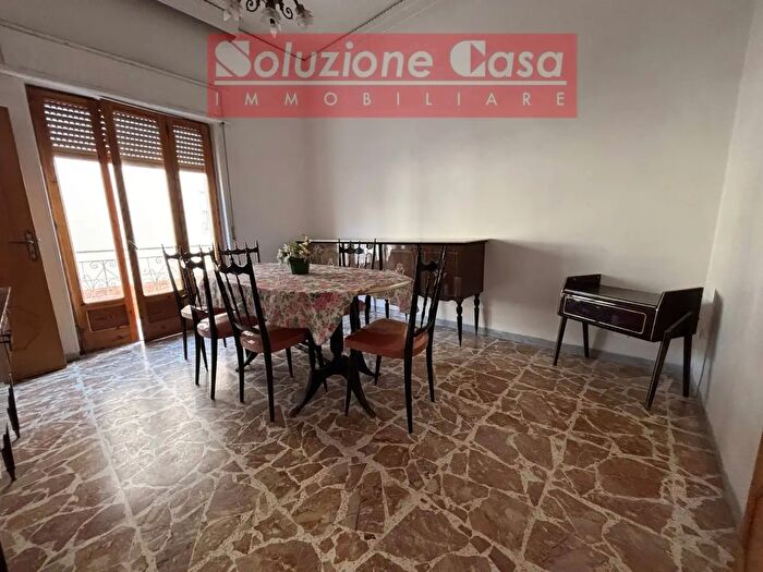 Casa quadrilocale in vendita in Via Regina Elena, Canosa Di Puglia