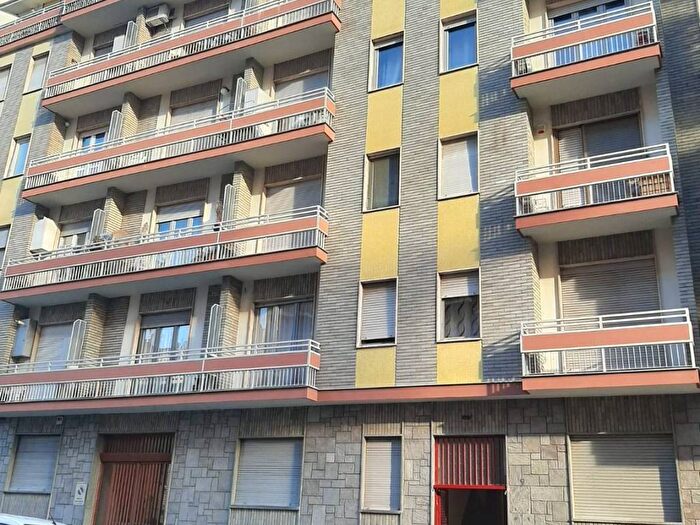 Appartamento trilocale in affitto in Via Monte Pasubio, Lingotto, Torino