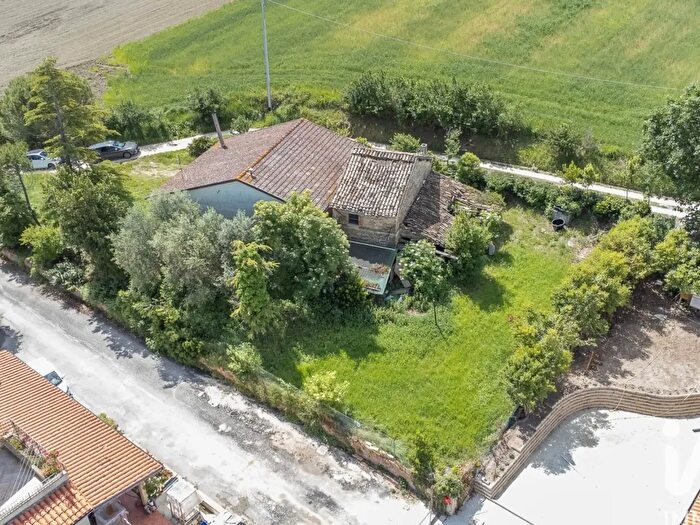 Casa con 5 locali in vendita in Via Fontangela, Pollenza