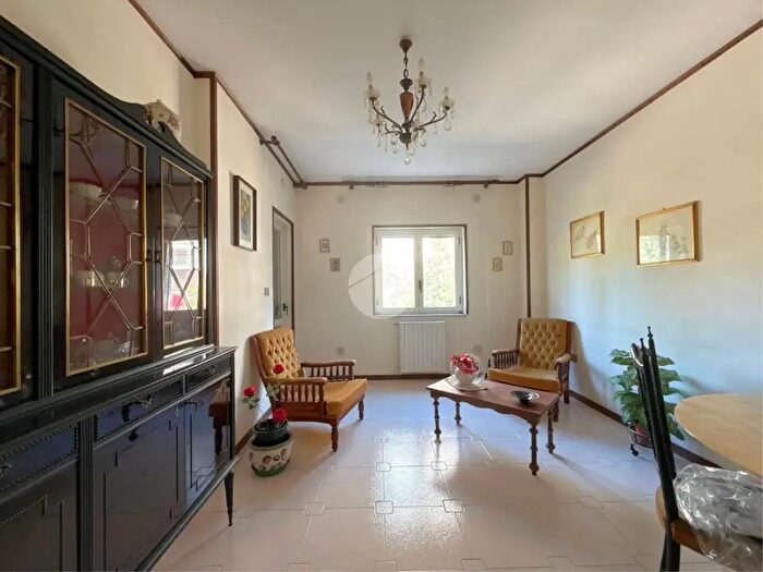 Appartamento trilocale in vendita in Via Francesco Petrarca, Caserta