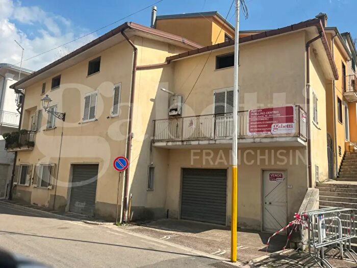 Casa con 5 locali in vendita in Via Aldo Morò Pietrastornina, Pietrastornina