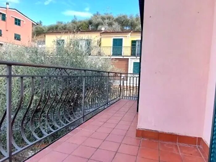 Appartamento quadrilocale in vendita in Via Cantalupo, Imperia