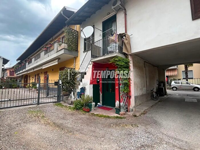 Appartamento bilocale in vendita in Via del Fiore, Vanzaghello