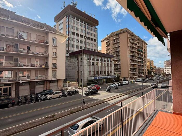 Appartamento quadrilocale in affitto in San Martino, Genova