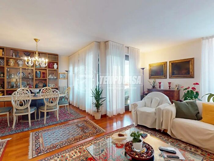 Appartamento quadrilocale in vendita in Largo Marco Zanuso, Milano