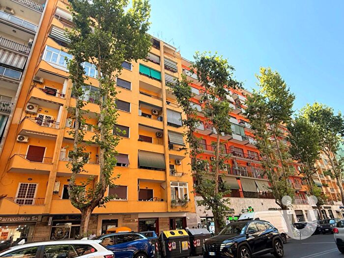 Appartamento bilocale in vendita in Via Oderisi da Gubbio, Roma