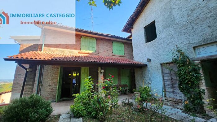 Casa quadrilocale in vendita in Via Roma, Corvino San Quirico