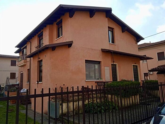 Appartamento bilocale in affitto in Casazza, Brescia