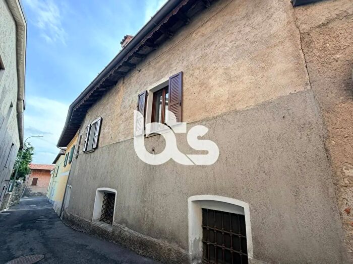 Appartamento quadrilocale in vendita in Via Giuseppe Garibaldi, Provaglio D'Iseo