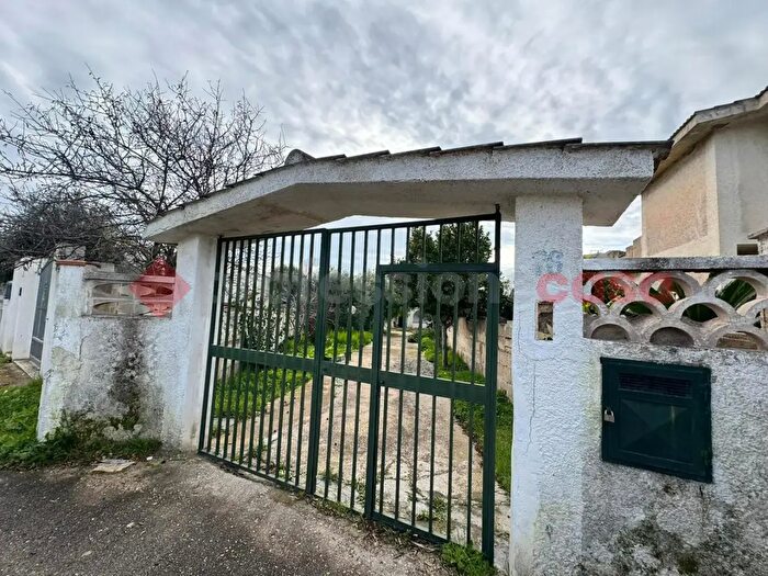 Casa con 5 locali in vendita in Via Datteri, Leporano