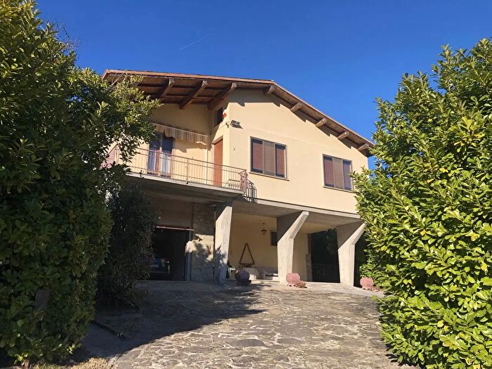 Casa con 10 locali in vendita in Via Provinciale, Val Di Nizza