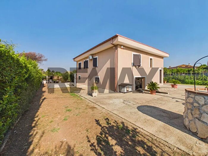 Casa quadrilocale in vendita in Roma