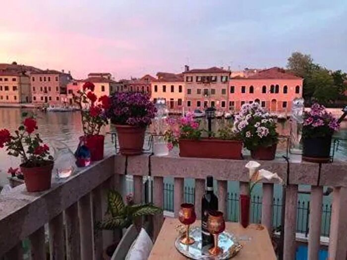 Casa con 5 locali in vendita in Venezia
