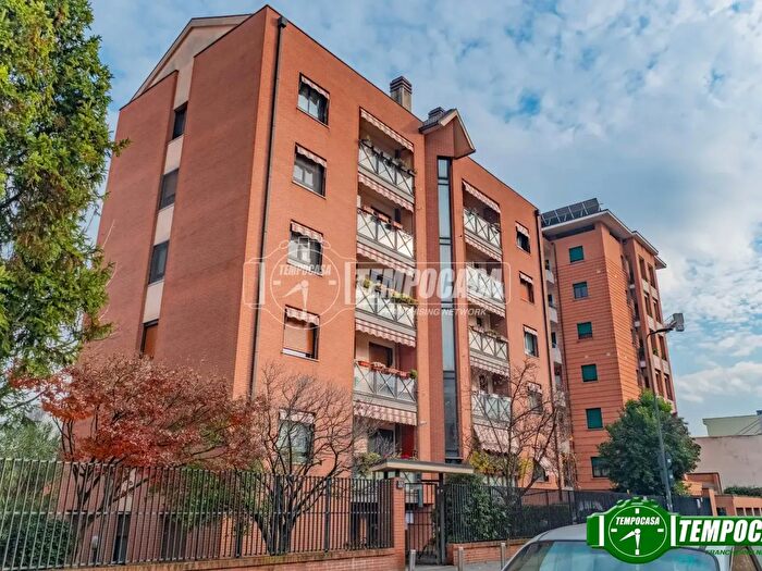 Appartamento trilocale in vendita in Via Comune Antico, Milano