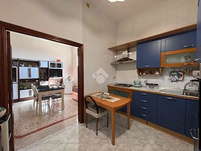 Appartamento bilocale in vendita in Vico Detto Emanuele, Napoli