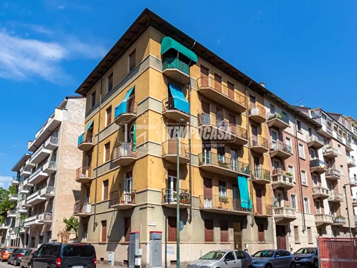 Appartamento bilocale in vendita in Via Borgosesia, Torino