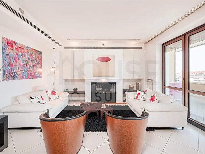 Appartamento con 5 locali in vendita in Viale della Repubblica, Paderno Dugnano