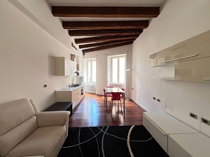 Appartamento bilocale in affitto in Piazza Luigi Angelini, Mura Veneziane Rocca, Bergamo