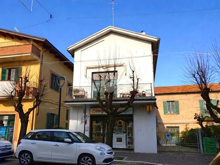 Casa trilocale in vendita in Via Thaon De Revel, Giulianova