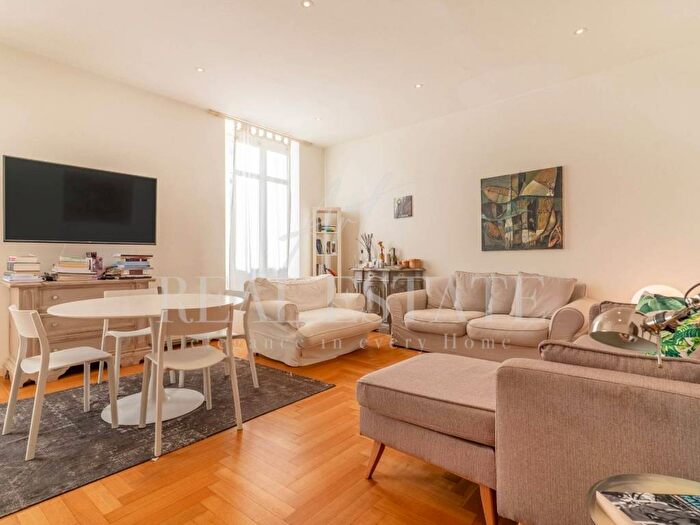 Appartamento trilocale in affitto in Via San Maurilio, Carrobbio, Milano